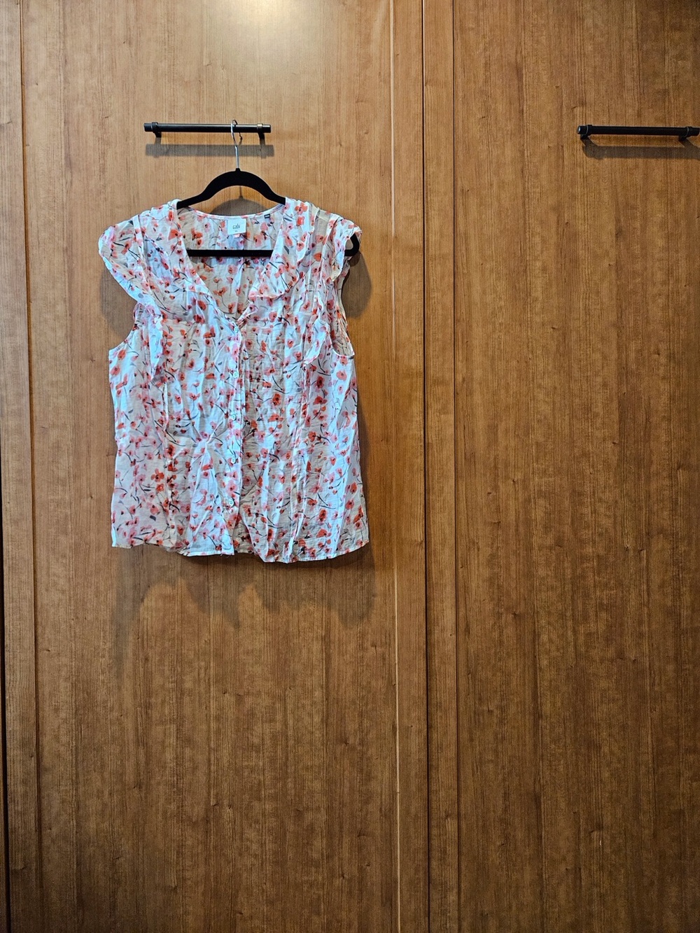 CAbi White Sleeveless Floral Button-Front Blouse